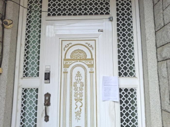 1층 안내문 부착