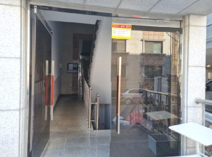 1층 북쪽 출입구 모습