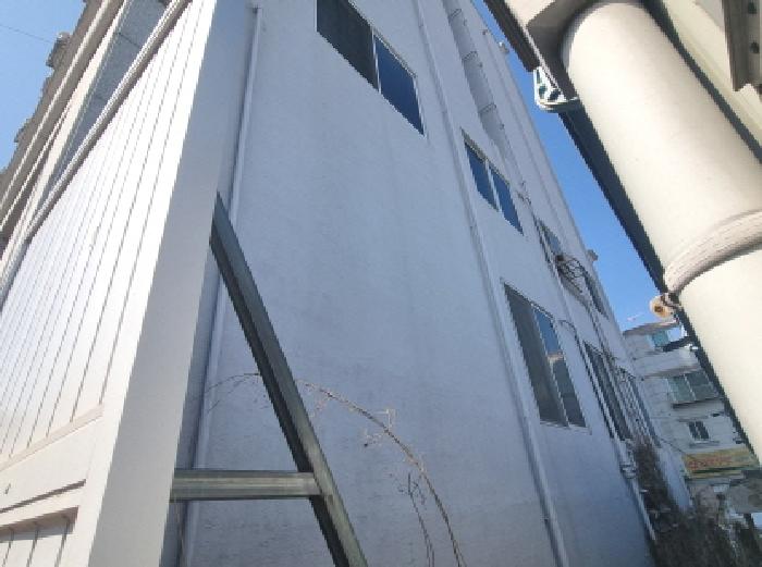 건물 동쪽 모습