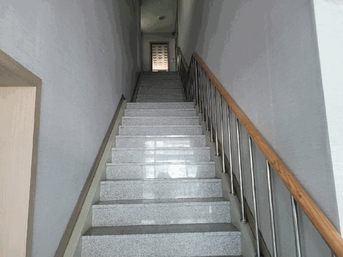 [기호(2), 2층 올라가는 계단]