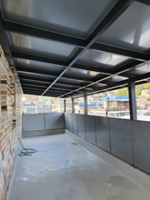 제시외 401호, 베란다 가추