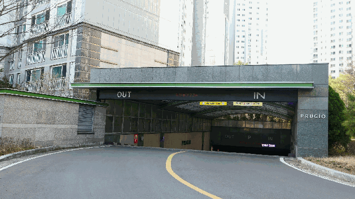 지하주차장 출입구전경