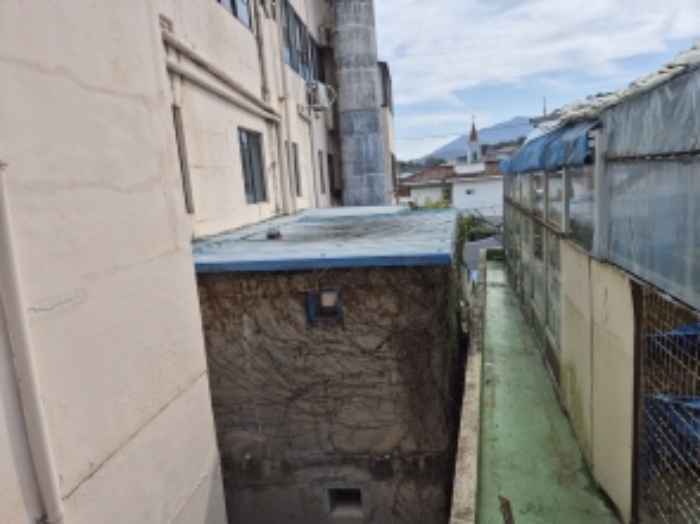 목록 6 지상 목록 9의 제시외건물