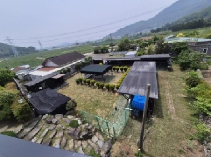 목록 2 지상 제시외 철제구조물구조 폴리카보이네이트지붕 견사, 물탱크, 정원수