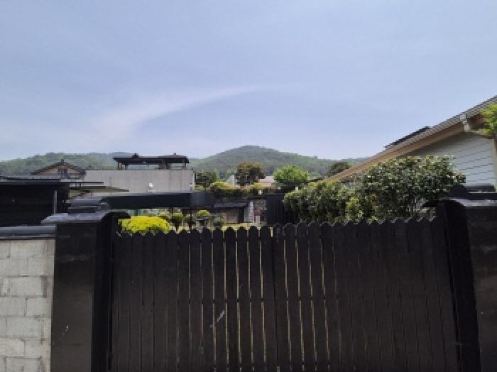 목록 2 지상 제시외 철제구조물구조 폴리카보이네이트지붕 견사, 물탱크, 정원수