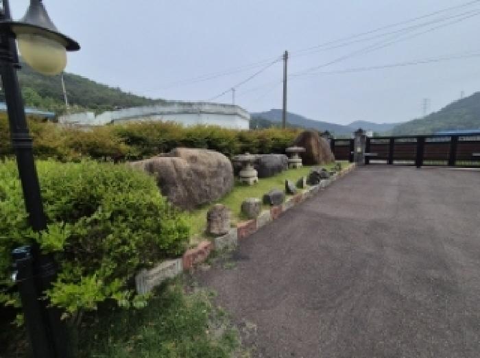 목록 3 제시외 정원수, 조경석, 석물, 나무벤치