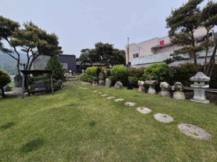 목록 3 제시외 정원수, 조경석, 석물, 나무벤치