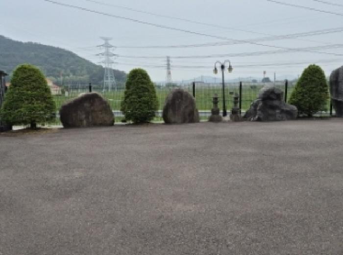 목록 3 제시외 정원수, 조경석, 석물, 나무벤치