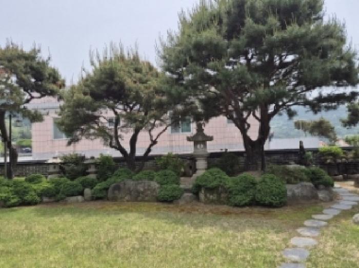 목록 3 제시외 정원수, 조경석, 석물, 나무벤치