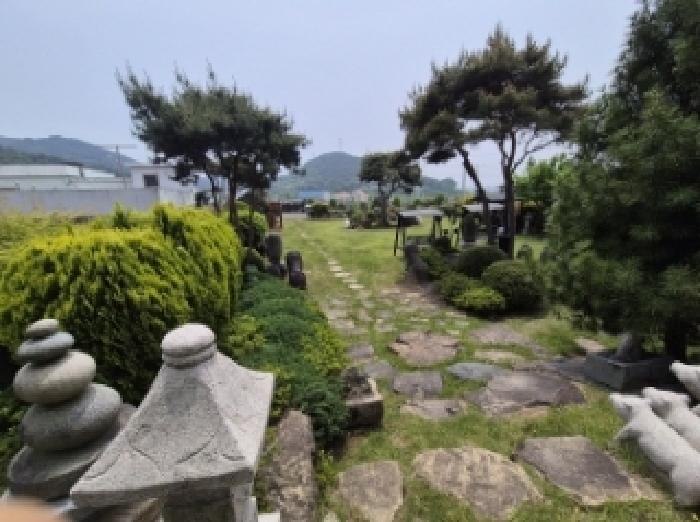 목록 3 제시외 정원수, 조경석, 석물, 나무벤치