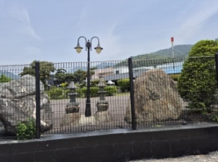 목록 3 제시외 정원수, 조경석, 석물, 나무벤치