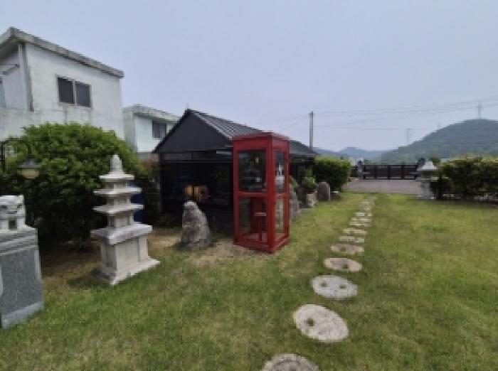 목록 3 제시오 철제구조물구조 칼라강판지붕 건물 및 전화부스 형태의 철구조물