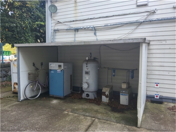 제시외 건물 ㄴ) 기계기구(콤프레샤)는 평가 외