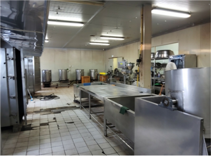 기호 4(가) 건물 1층 제조실 - 각종 기계기구는 평가 외