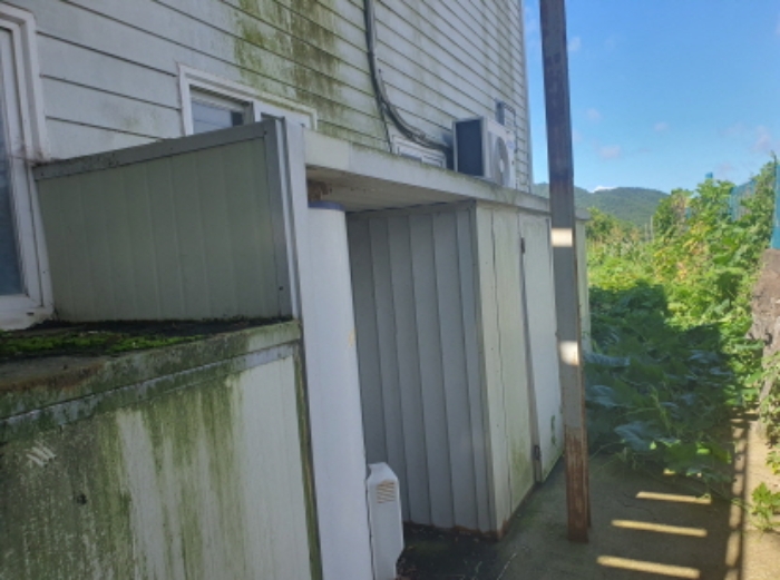 부동산표시 2번지상 제시외 건물(창고)전경