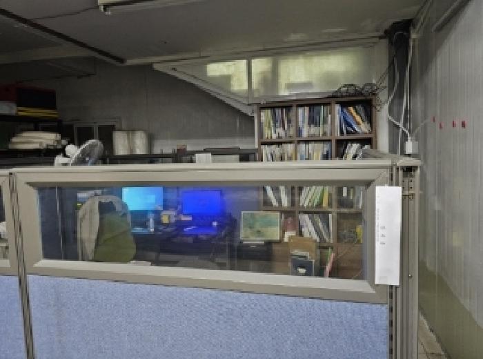 목록 2번 전경(1층 공감푸드 사무실, 출구쪽에 안내장 남겨놓음)