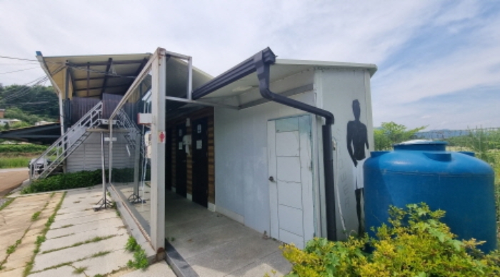 제시외 건물 3. 측면