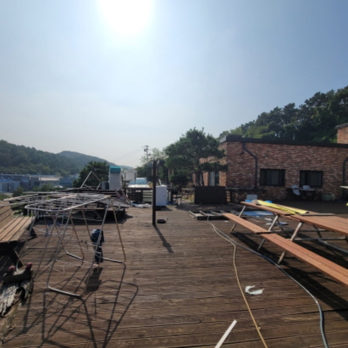 목록1 토지 및 목록2 건물, 제시외 물건 전경