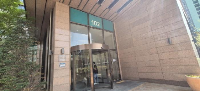 공동현관 출입문