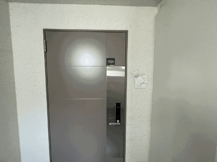 본건 현관 전경