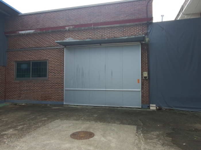 현장사진(토지: 목동 44-1 건물 출입문)