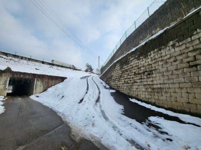 본건 기호(1),(2)토지 접도구역저촉부분