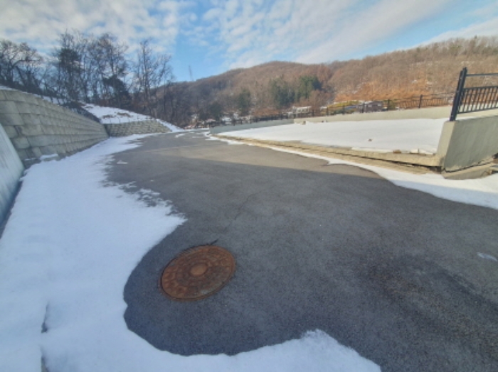 현장사진(토지, 건물지붕 전경)