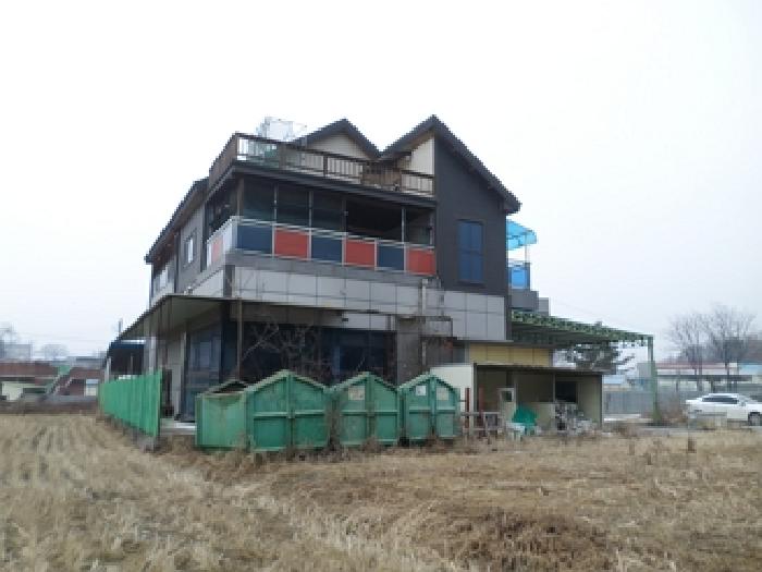 이 사건 토지 및 건물