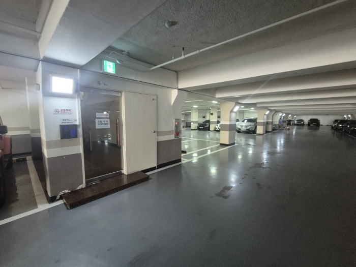 지하 주차장 전경