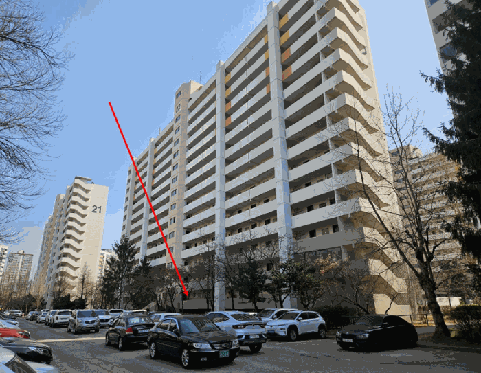 [본건동 북서측 외부전경]