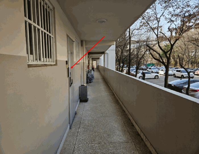 [본건 복도 전경]