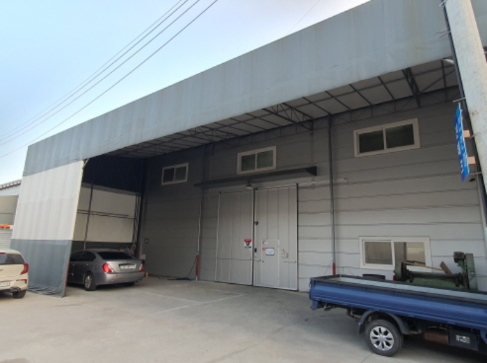 목록 9.부동산 앞 천막