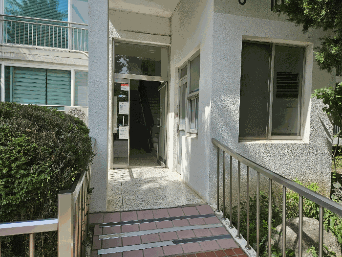 지상 1층 공용 출입구 (2)