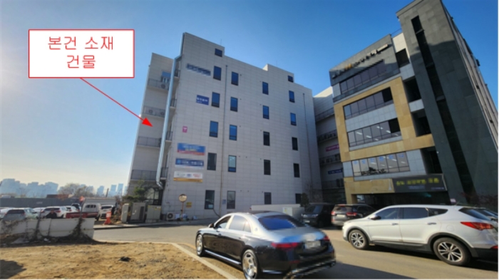 본건 소재 건물 전경
(남동측에서 촬영)