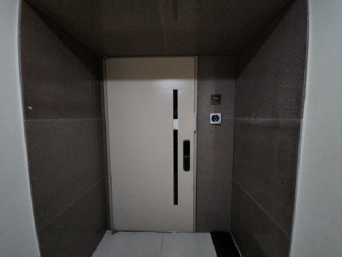 출입문 및 안내장