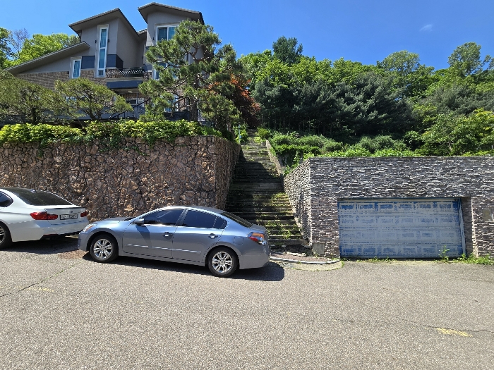 본건 인접필지 진입로