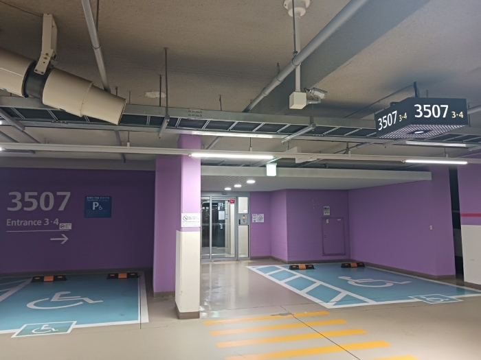 3507동 3호, 4호 라인 지하 출입구