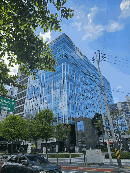 [본건 가양역데시앙플렉스지식산업센터 전경]