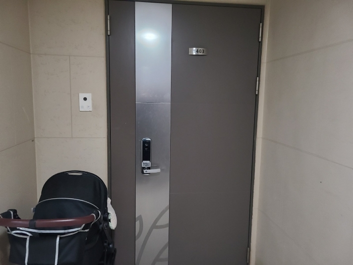 [대상물건 현관문]