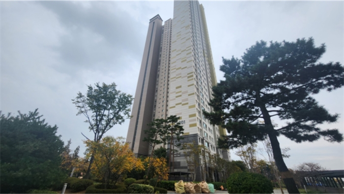 본건 소재 건물 전경