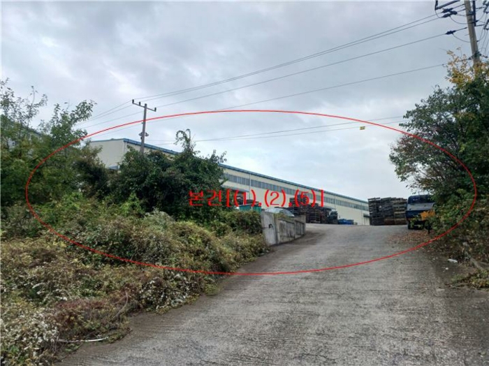 본건(기호 1,2,5) 전경 - 서측 인근에서 촬영