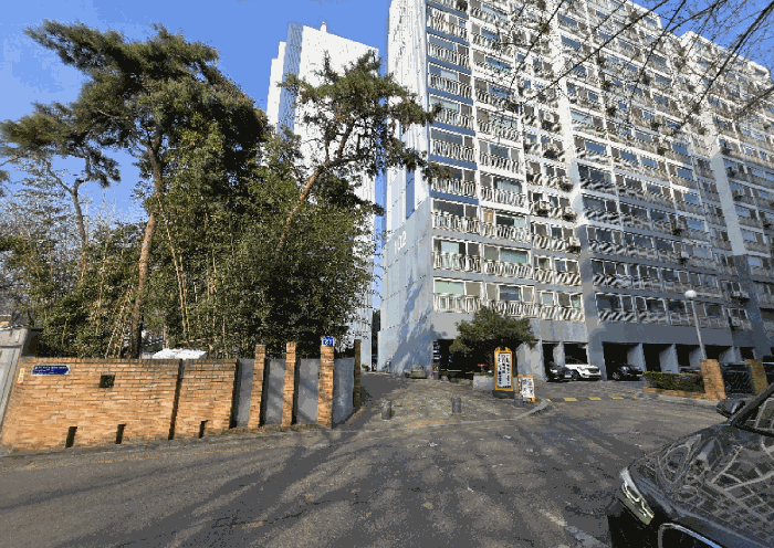 아파트단지 출입구