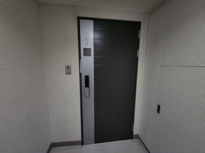 출입문 및 안내장