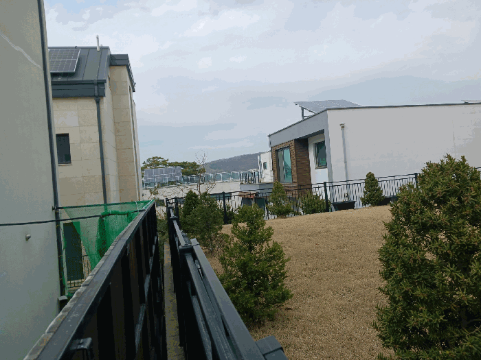 건물 외부 (건물 남서측에서 촬영)