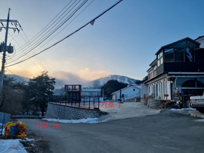 [전경 - 북동측에서 촬영]