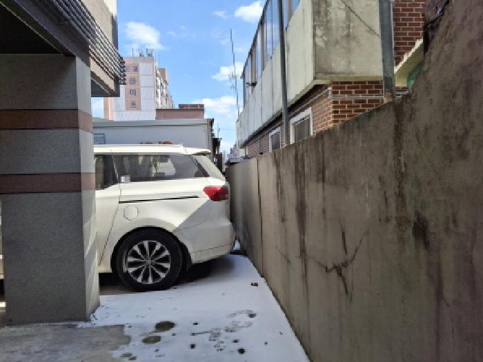 건물 뒷쪽 모습