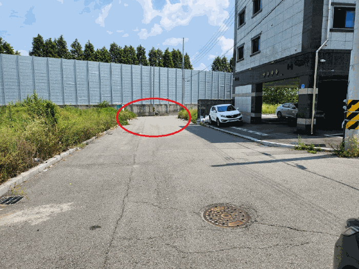 본건 기호 (9,11) 도로 전경