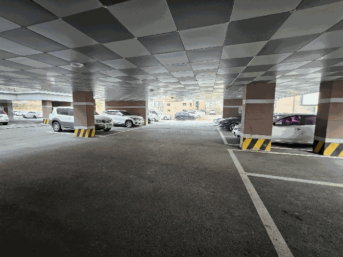 본건 1층 주차장 전경2