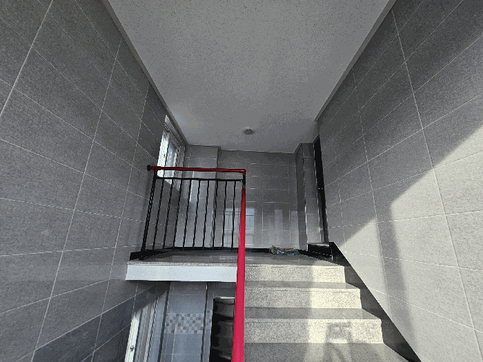 옥상 소재 계단실(옥탑) 내부전경
