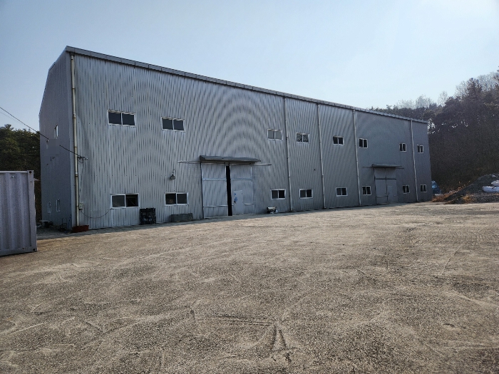 본건 기호 (3-1), (3-2) 건물 및 제시외 건물 (ㄱ)